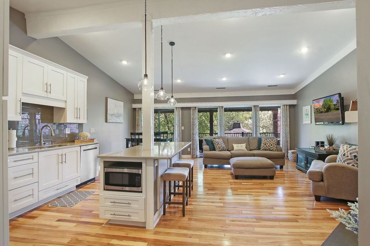 36D Abbey Villa Cir - Photo 2 of 13