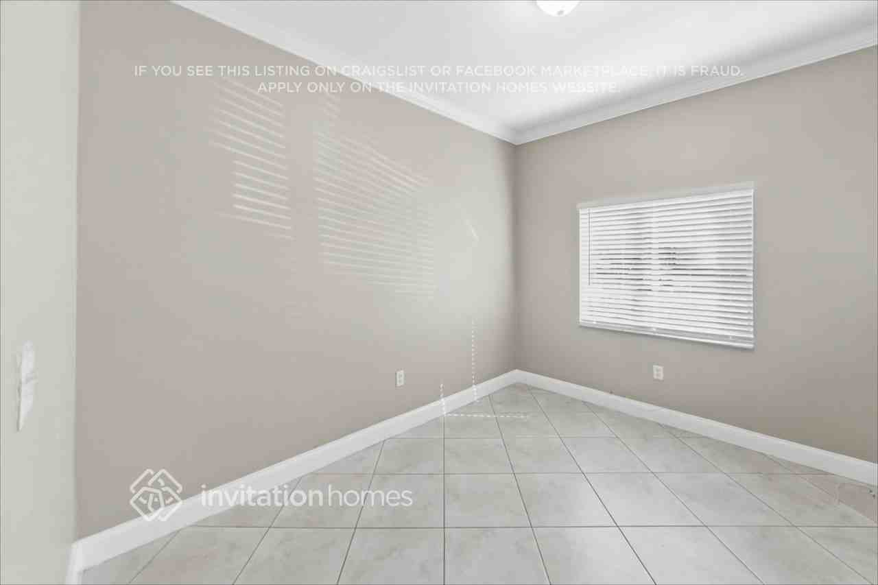 7449 Nw 181st St - Photo 5 of 17