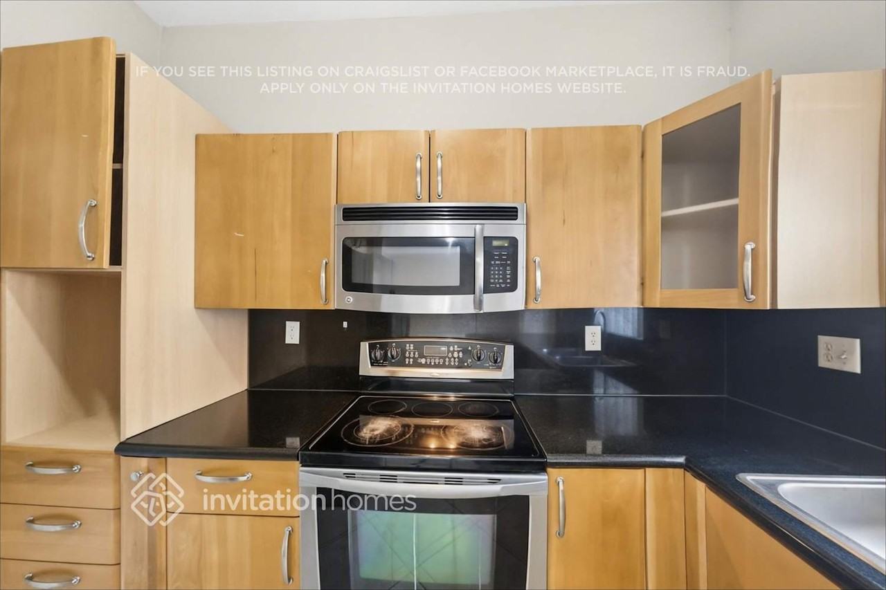 7449 Nw 181st St - Photo 7 of 17