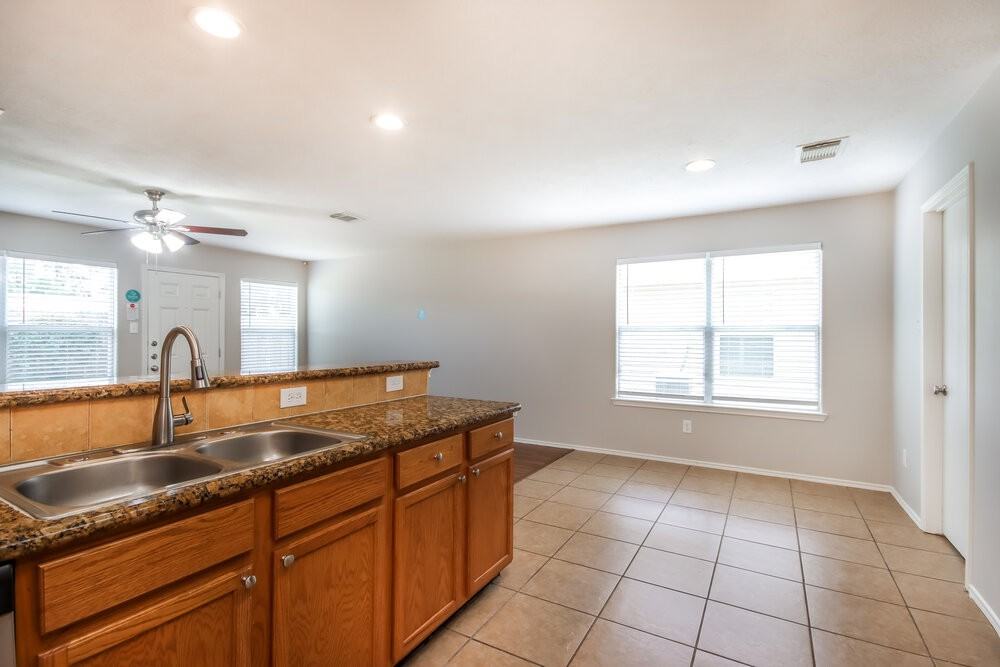 18406 Atascocita Meadows Dr - Photo 7 of 17