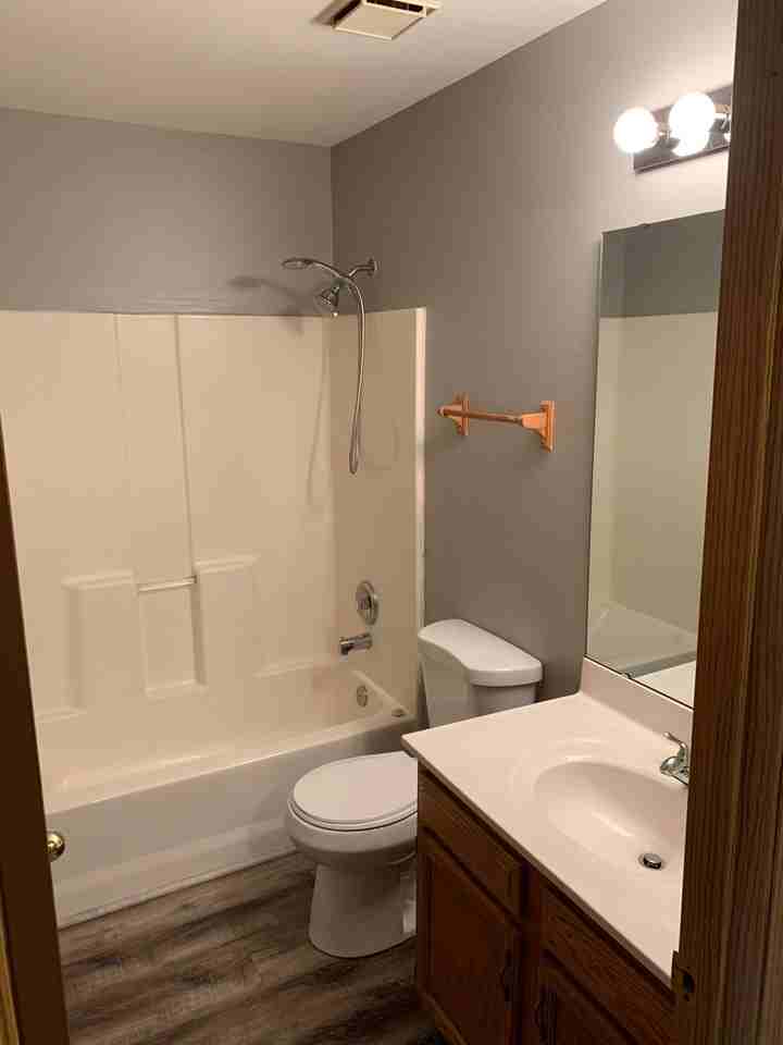 1066 Saint Matthew Ave - Photo 4 of 14