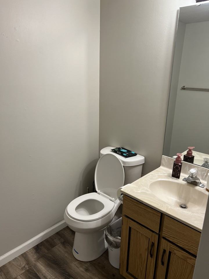 1066 Saint Matthew Ave - Photo 6 of 14