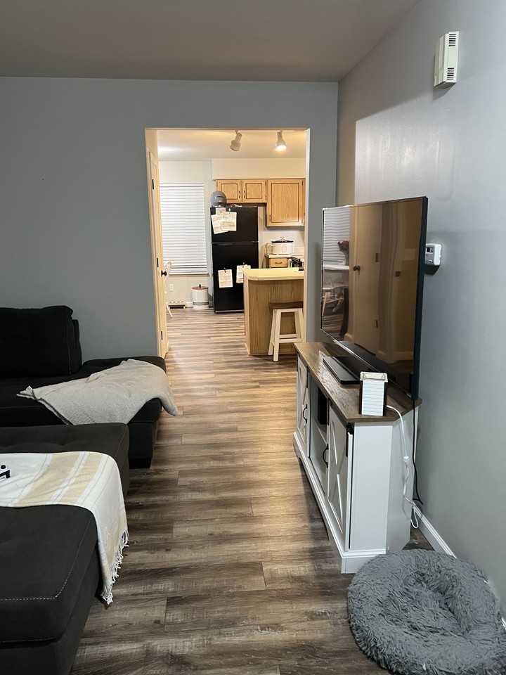 1066 Saint Matthew Ave - Photo 6 of 13