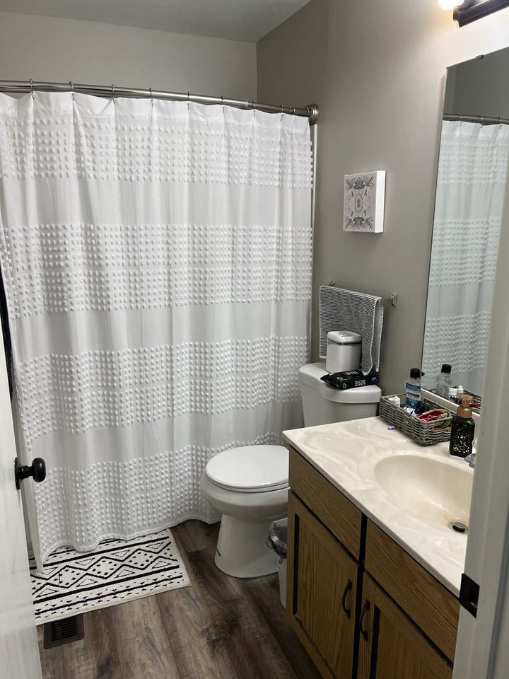 1066 Saint Matthew Ave - Photo 7 of 13