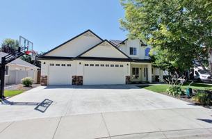 featured image of 4325 N Mckinley Park Ave