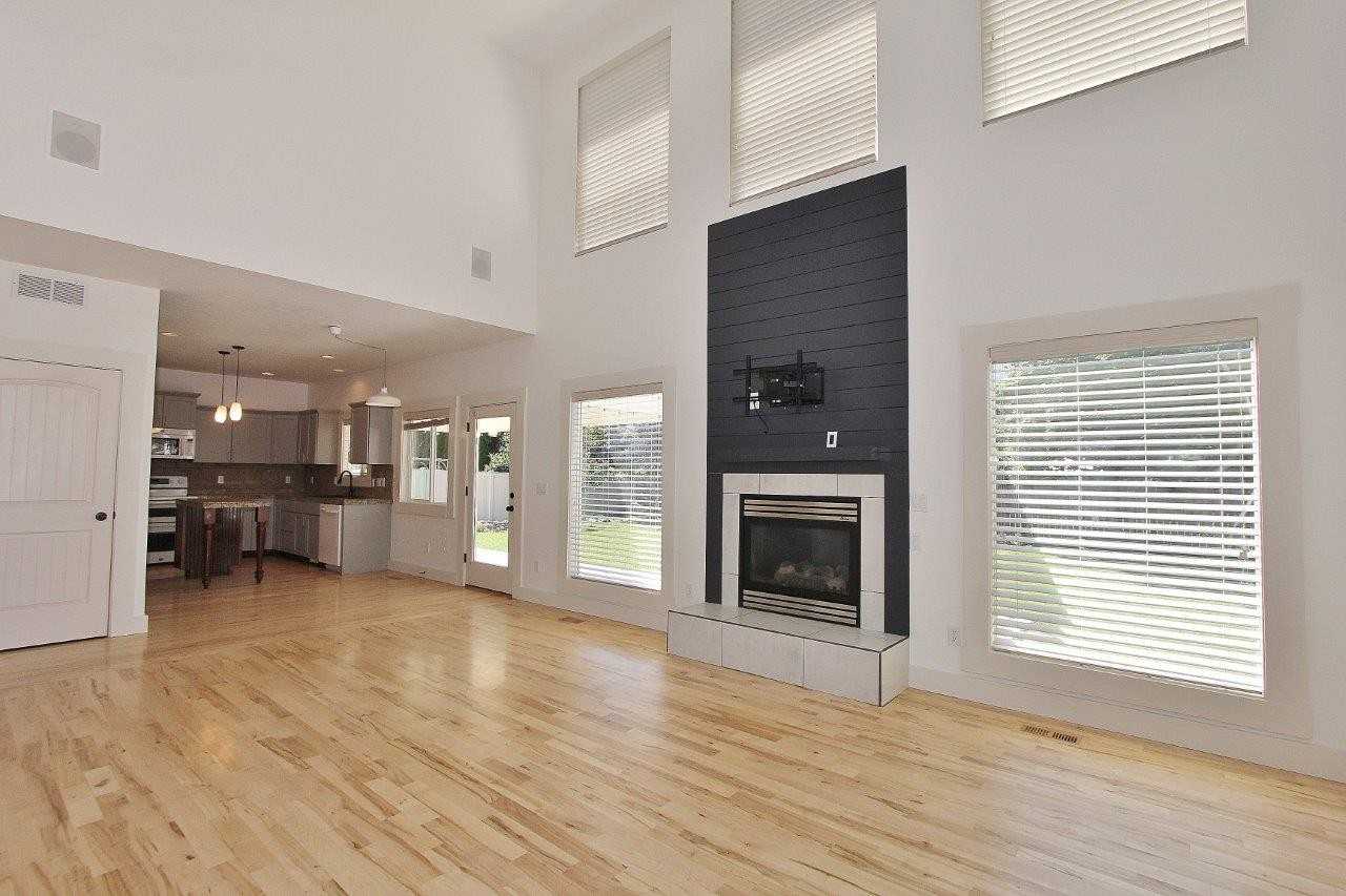4325 N Mckinley Park Ave - Photo 4 of 42