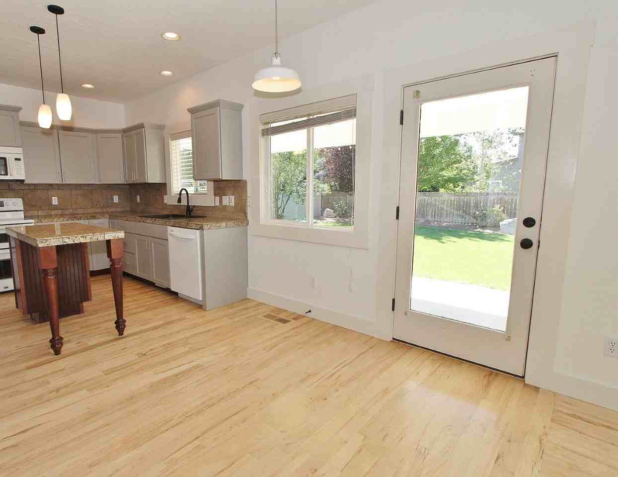 4325 N Mckinley Park Ave - Photo 7 of 42
