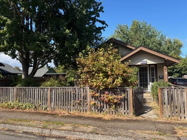 1725 W 9th Pl - Photo 3 of 19