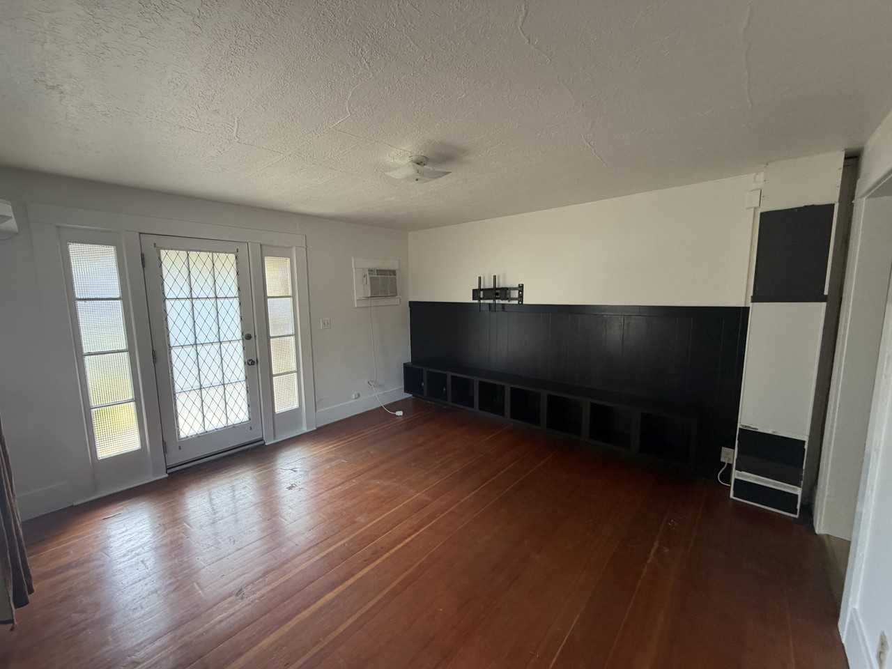 1725 W 9th Pl - Photo 5 of 19