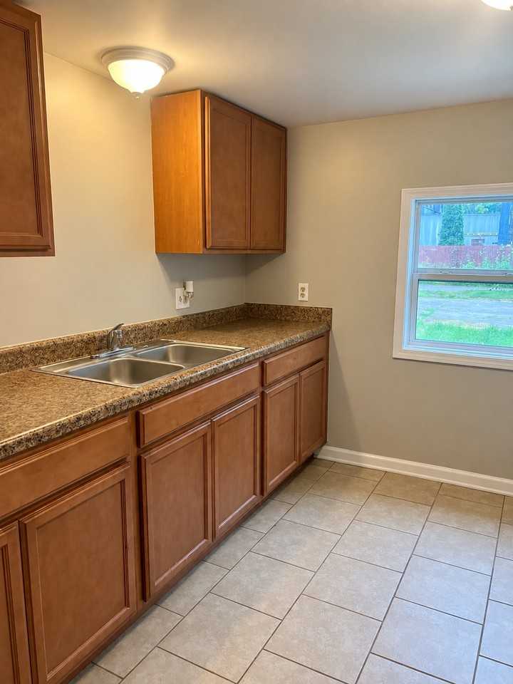 3941 Hoyt Ave - Photo 3 of 14