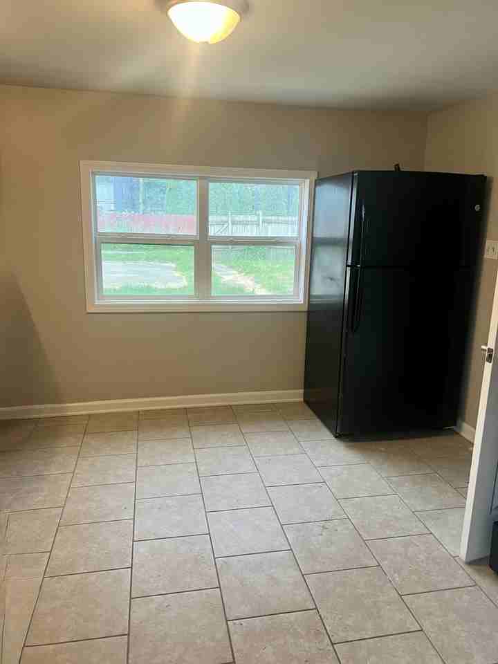 3941 Hoyt Ave - Photo 4 of 14