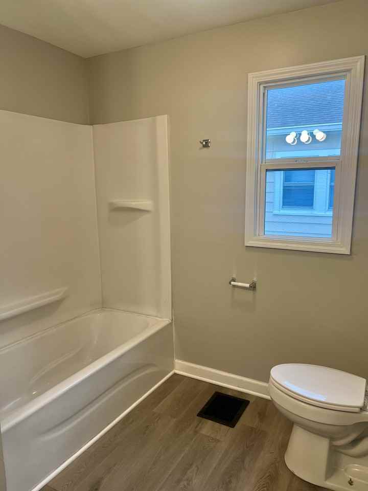 3941 Hoyt Ave - Photo 7 of 14