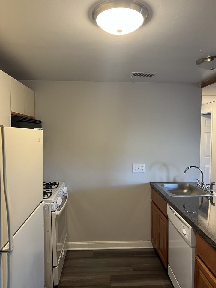 67 Washington St #404P - Photo 6 of 8