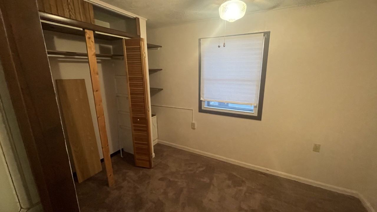 2342 E 13th St #A - Photo 4 of 13