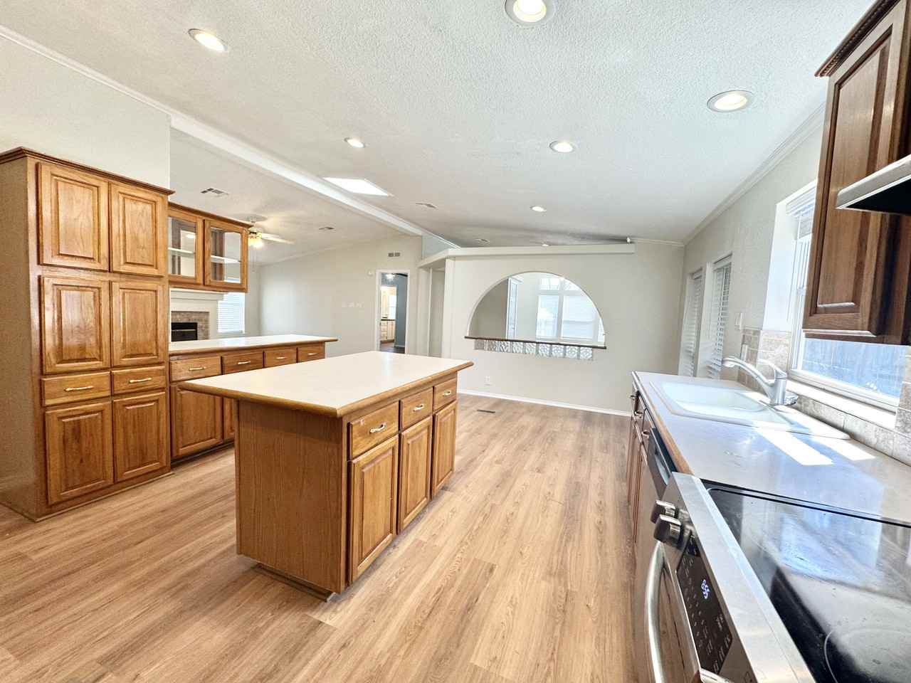 191 Corridor Oaks - Photo 4 of 19