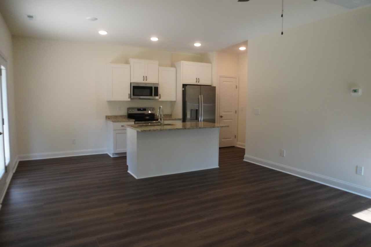 385 Buhmann Dr - Photo 3 of 17