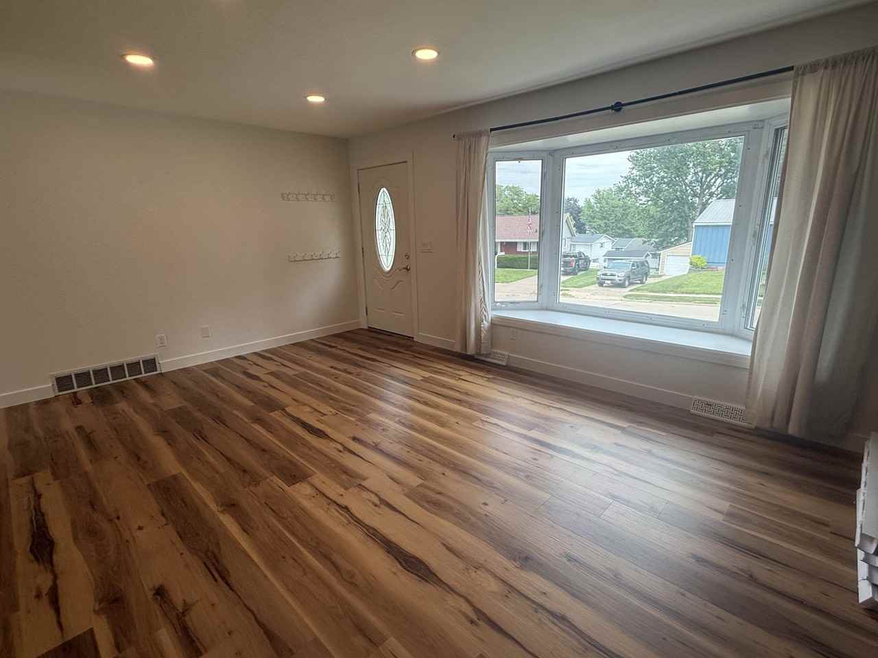 1759 Richie Dr - Photo 2 of 26