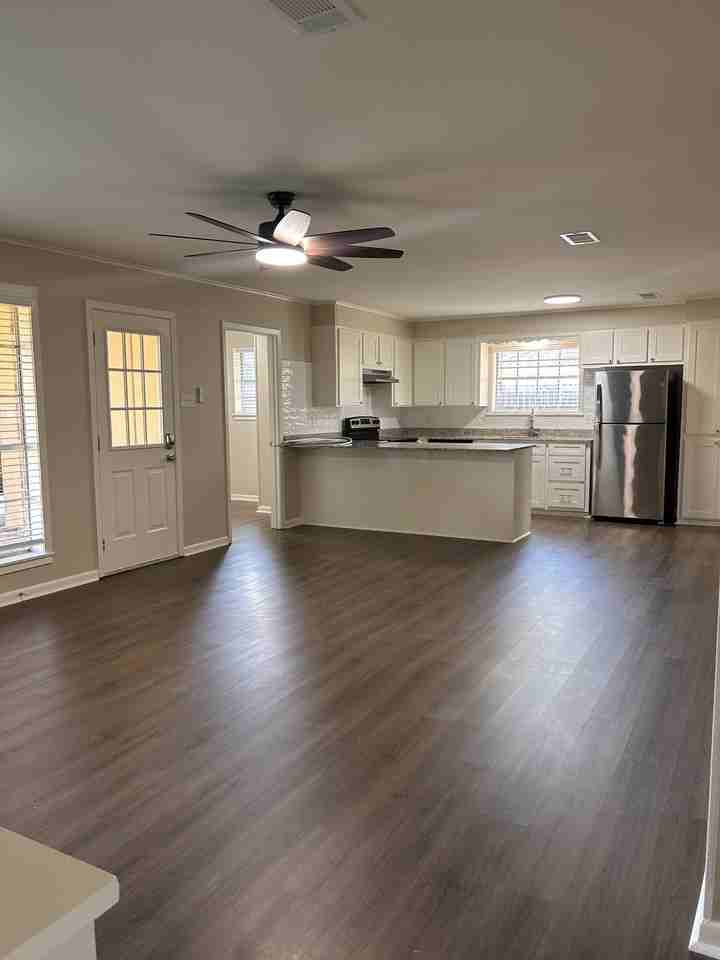 404 Post Oak Blvd - Photo 3 of 15