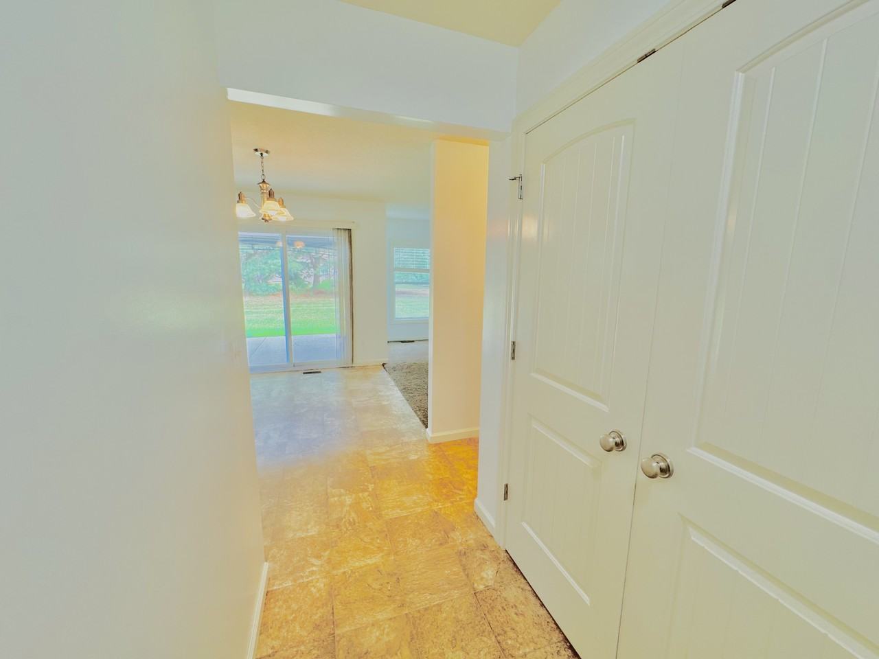 2102 Oakwood Dr - Photo 3 of 23