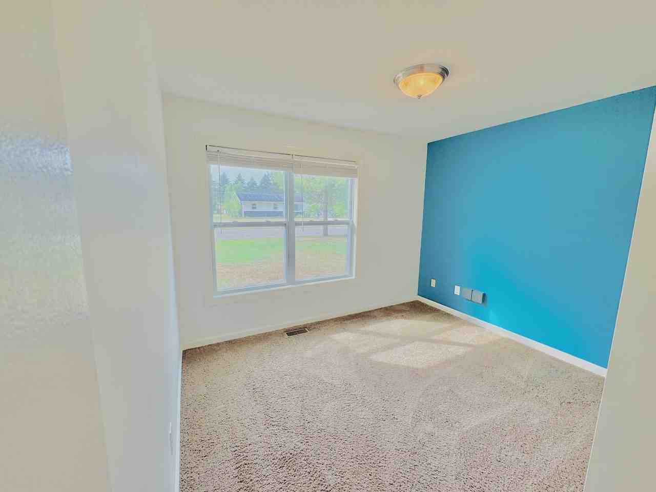 2102 Oakwood Dr - Photo 7 of 23