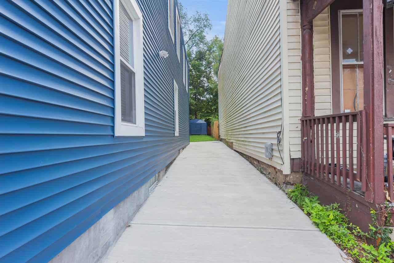 4122 Kirby Ave - Photo 5 of 15