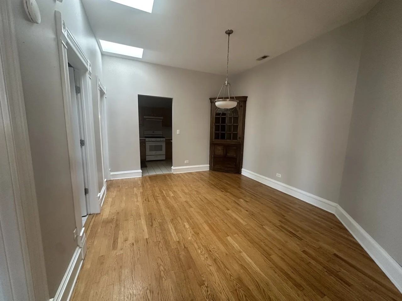 105 E 11th St #2 - Photo 3 of 13