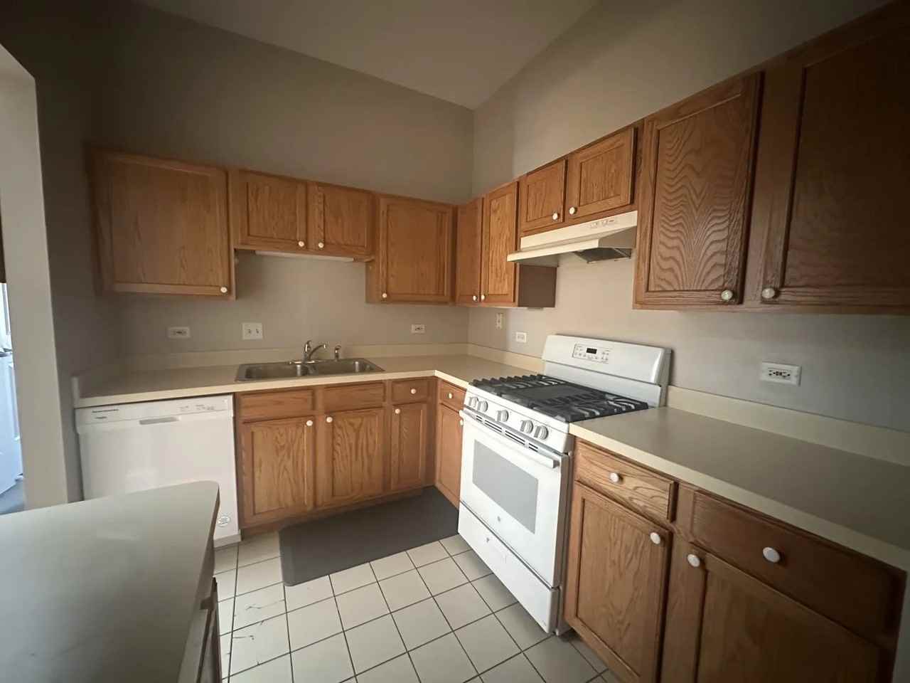 105 E 11th St #2 - Photo 6 of 13