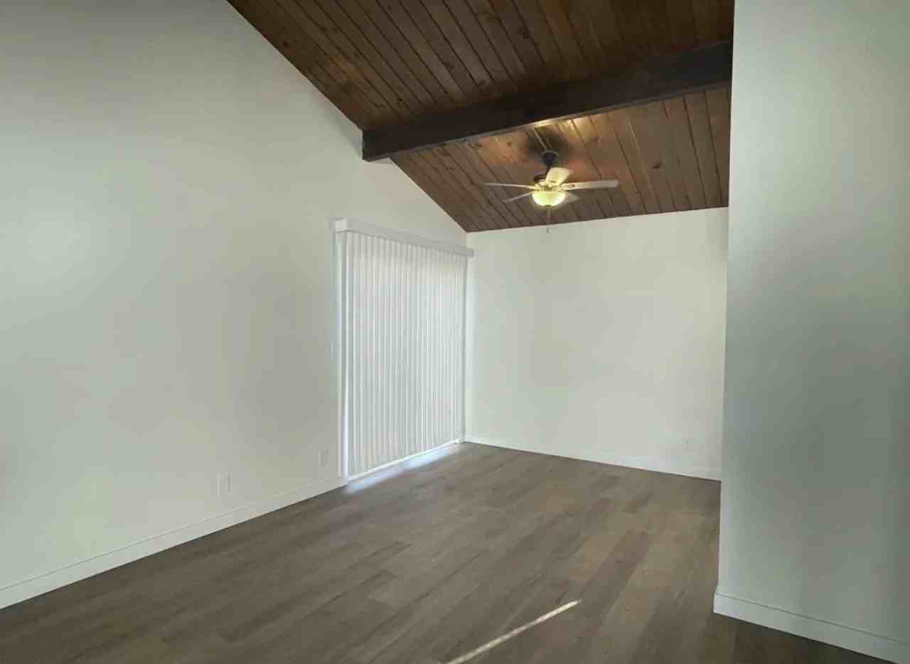 1345 S Ivy St #D - Photo 2 of 9