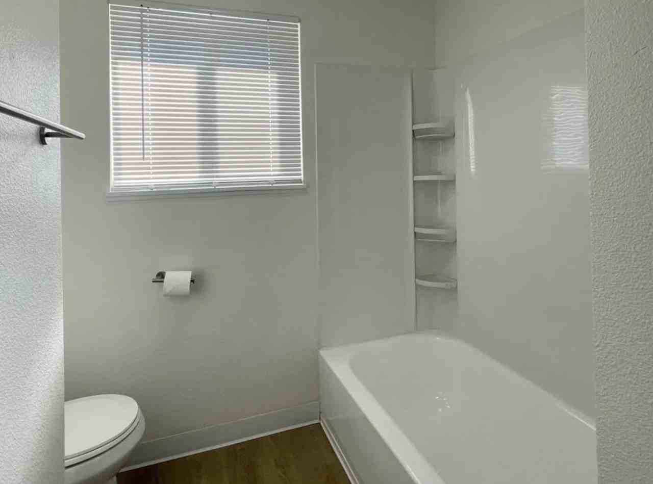 1345 S Ivy St #D - Photo 4 of 9