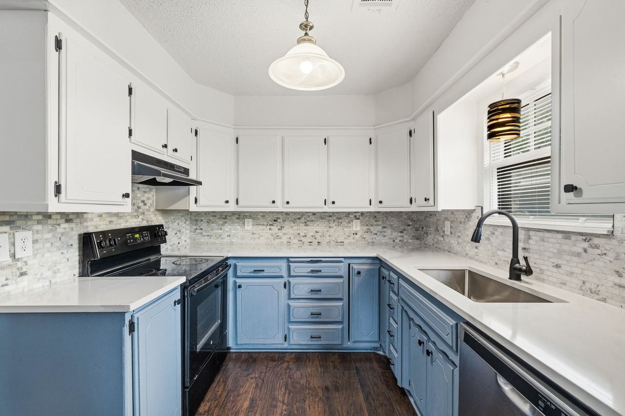 1045 S Reno Ave - Photo 4 of 27