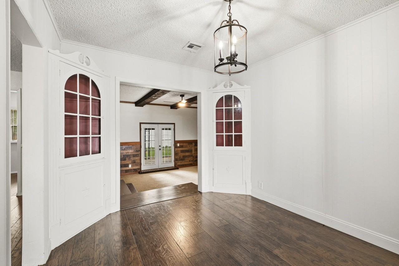 1045 S Reno Ave - Photo 6 of 27