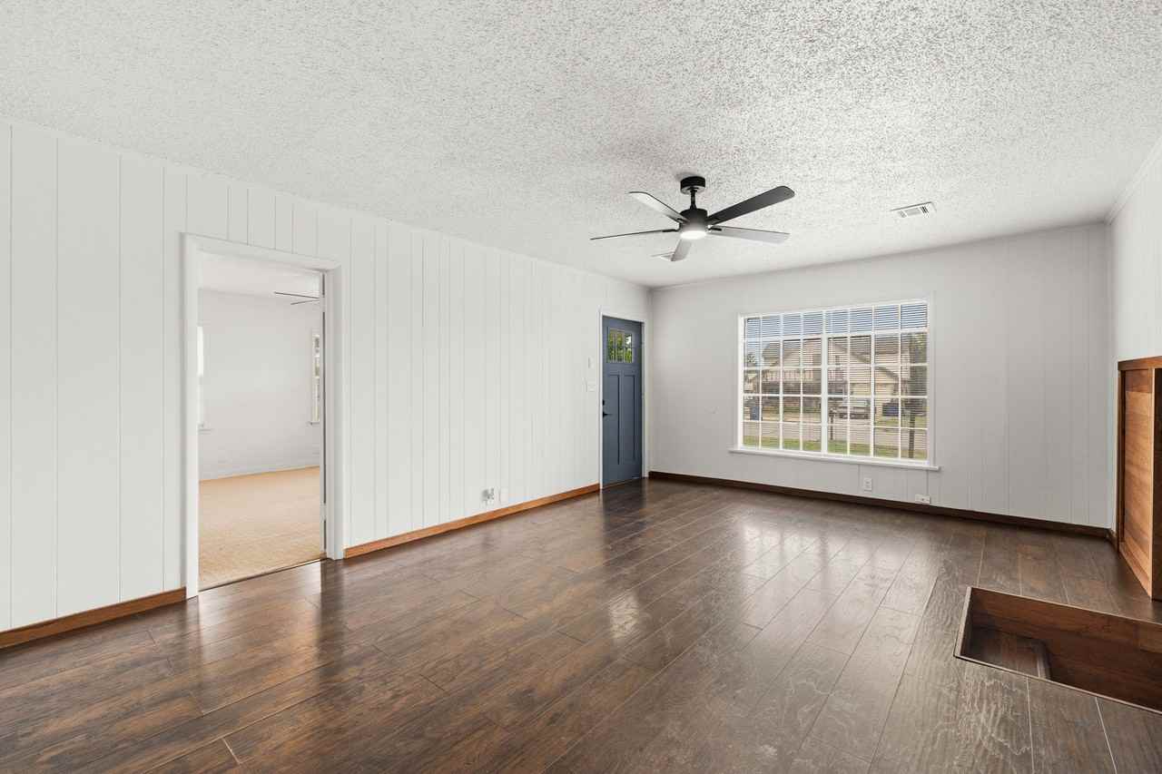 1045 S Reno Ave - Photo 7 of 27