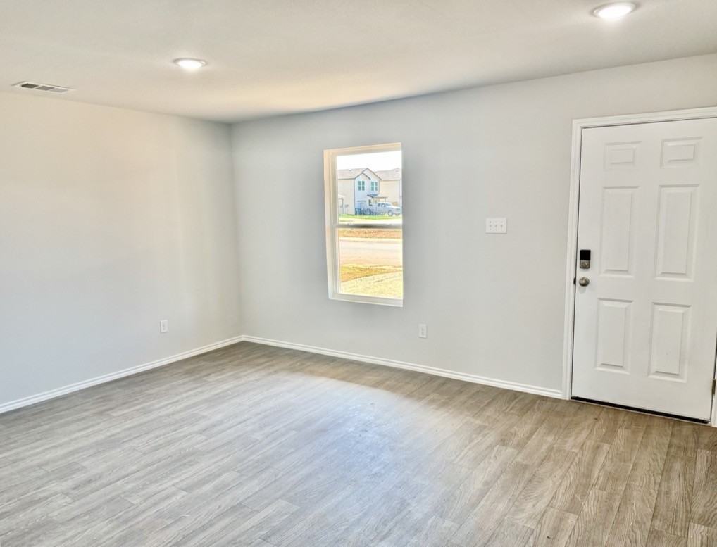 2865 Autumnwood Way - Photo 5 of 21