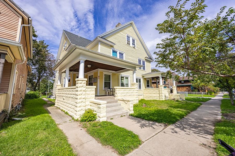 85 Alexander St #87A - Photo 2 of 10