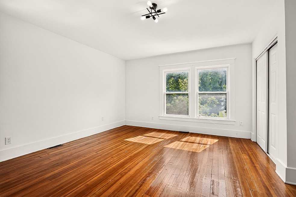85 Alexander St #87A - Photo 7 of 10