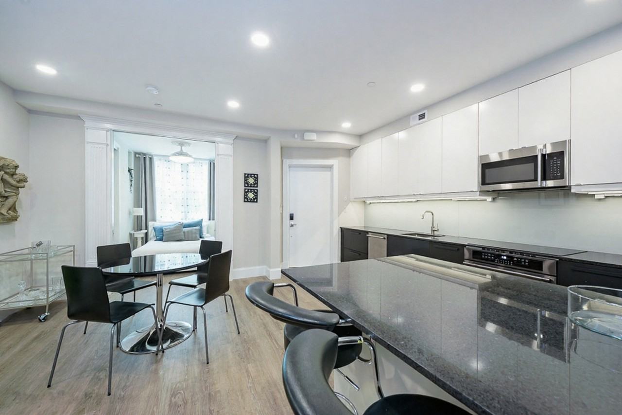 1525 Corcoran St Nw #1631304P - Photo 3 of 21
