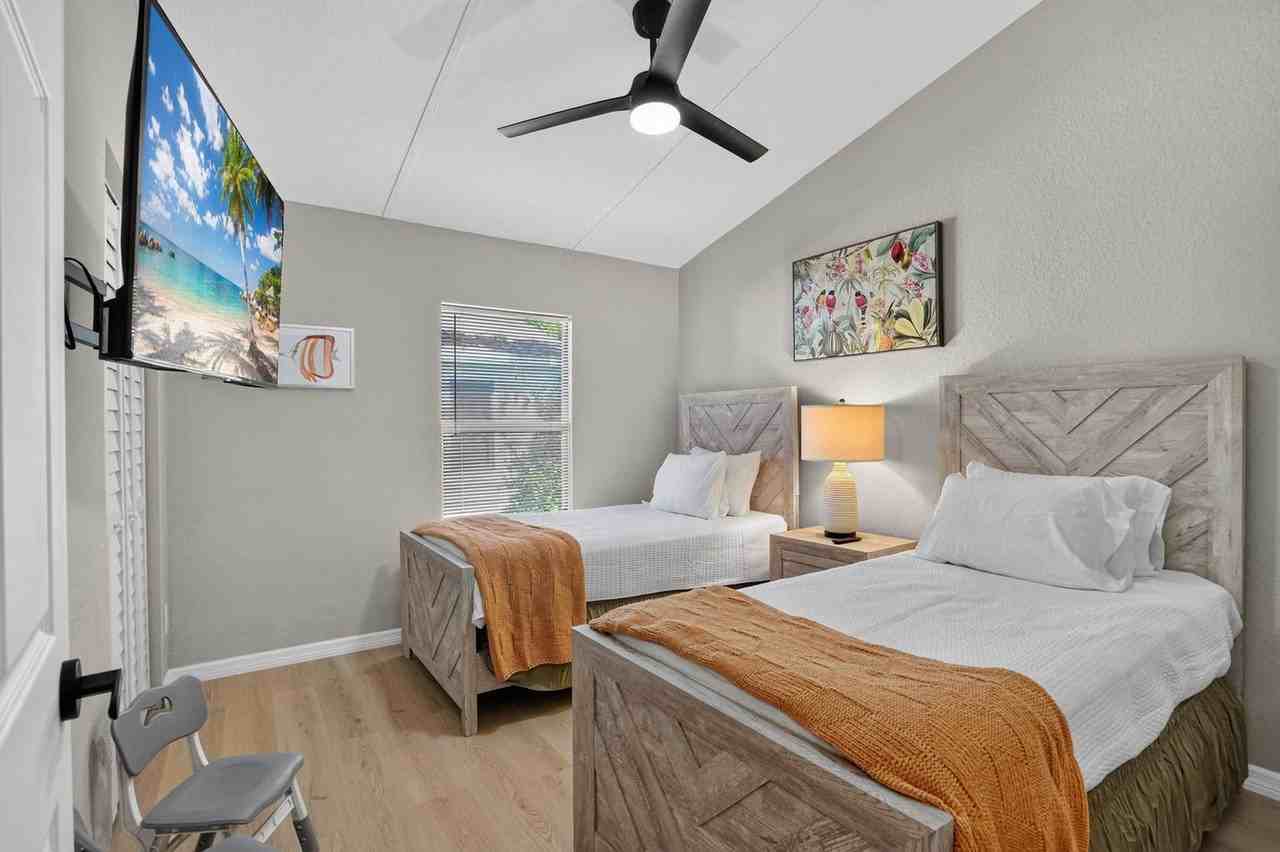 1368 21st St #1623884P - Photo 6 of 27