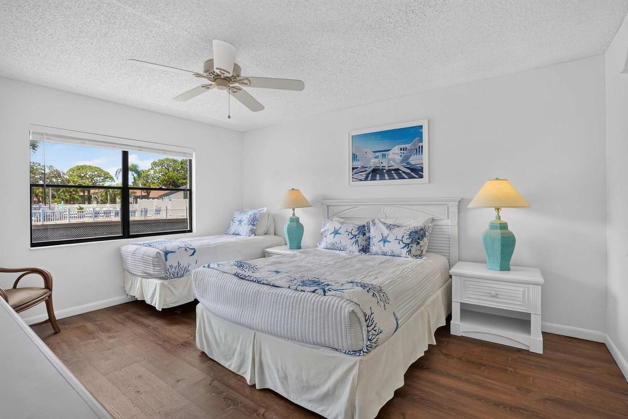 4505 45th Ave W #1623892P - Photo 4 of 28