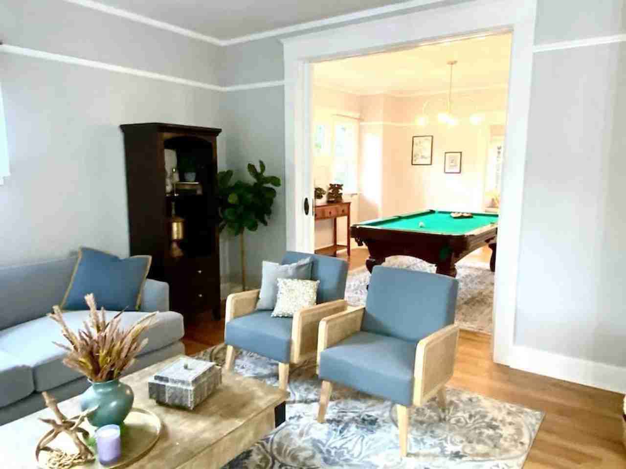 964 Southwest Ferry Street - Photo 3 of 50