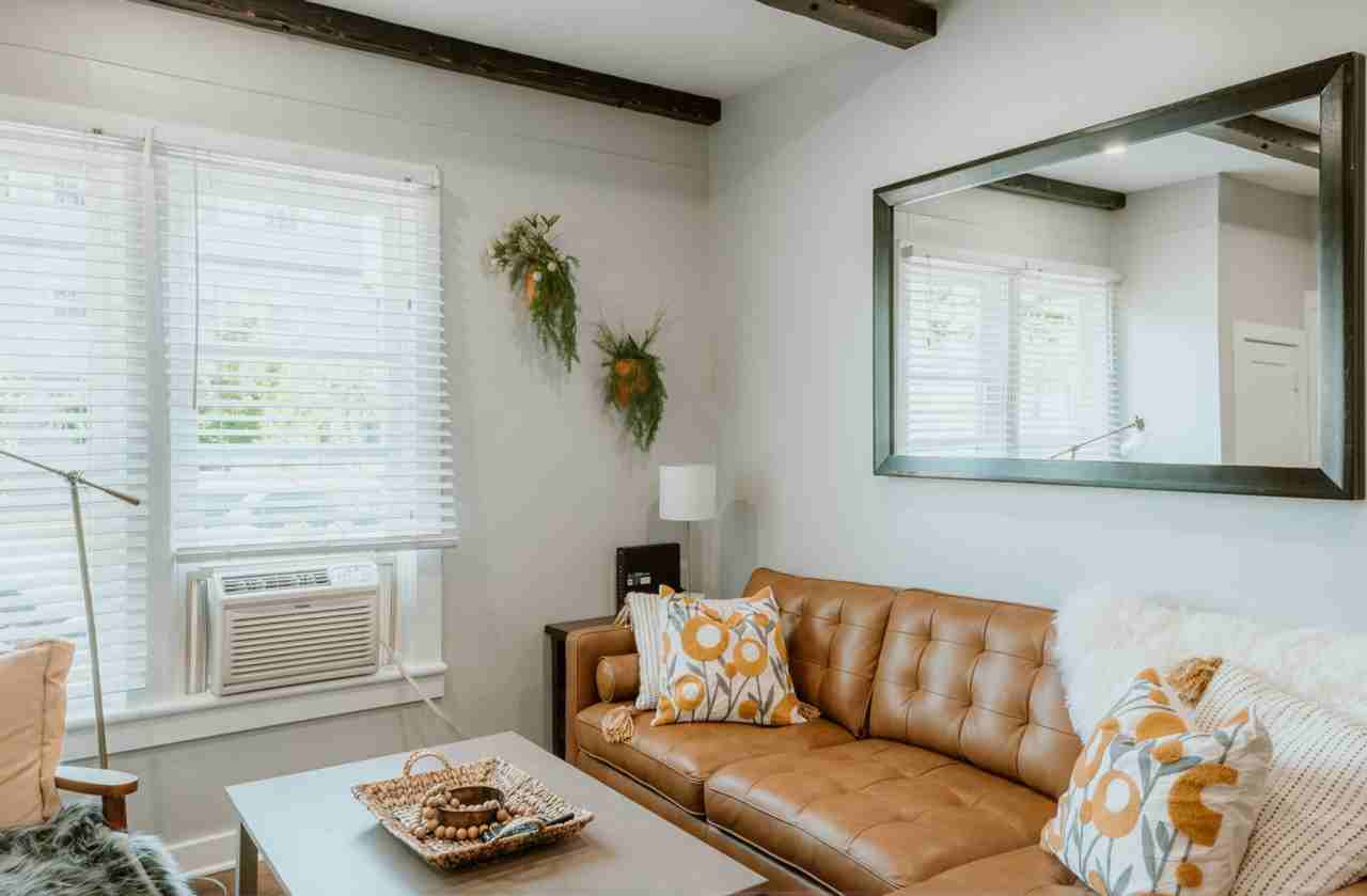 646 Nw 19th St #1624352P - Photo 3 of 50