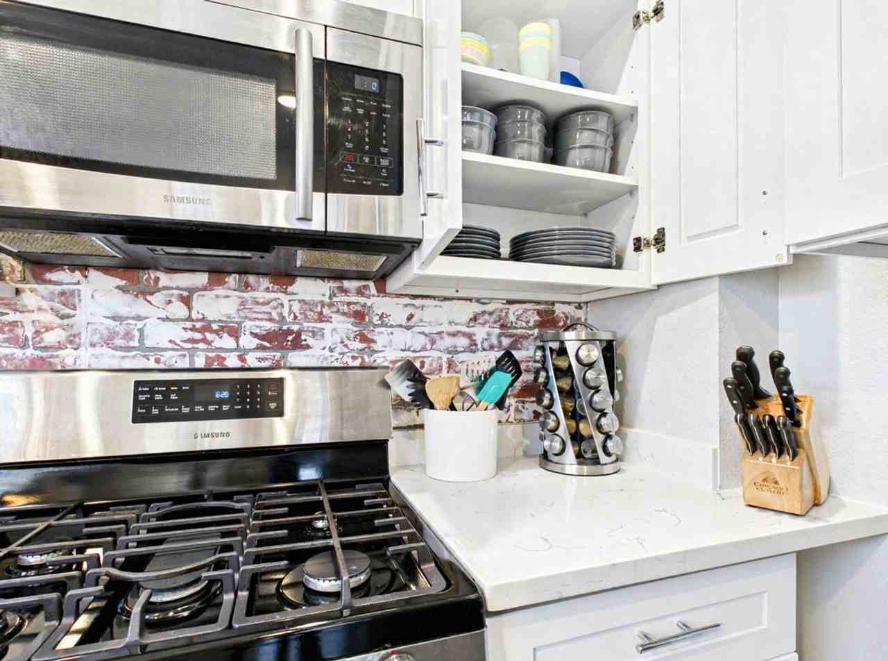 132 Southeast 7th Avenue - Photo 5 of 50
