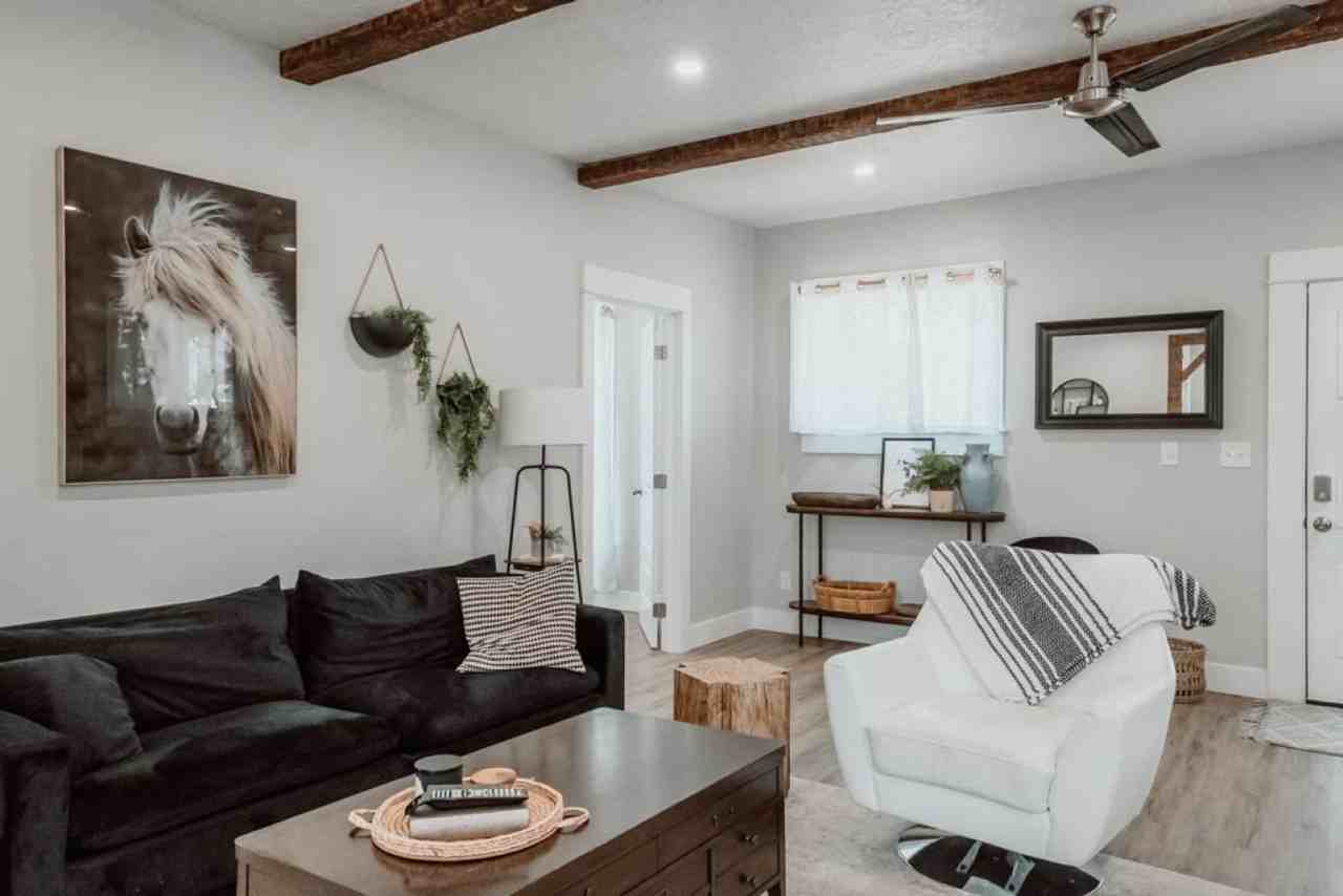 1300 Nw Harrison Blvd #1624364P - Photo 2 of 50