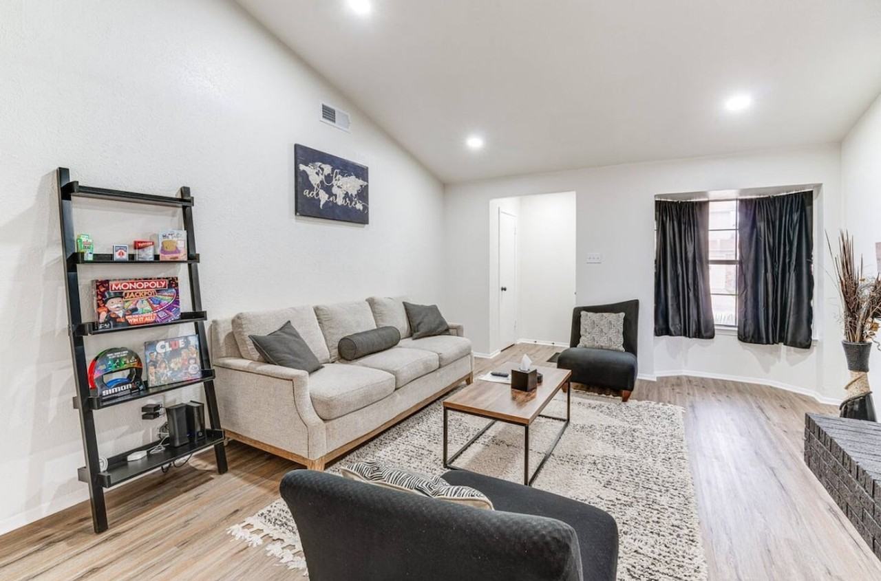 2912 Pegasus Dr #1625019P - Photo 3 of 34