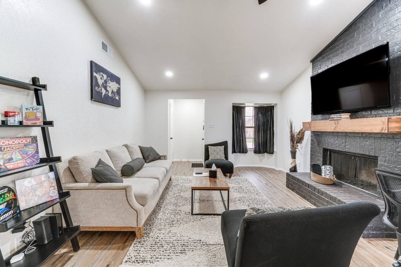 2912 Pegasus Dr #1625019P - Photo 4 of 34