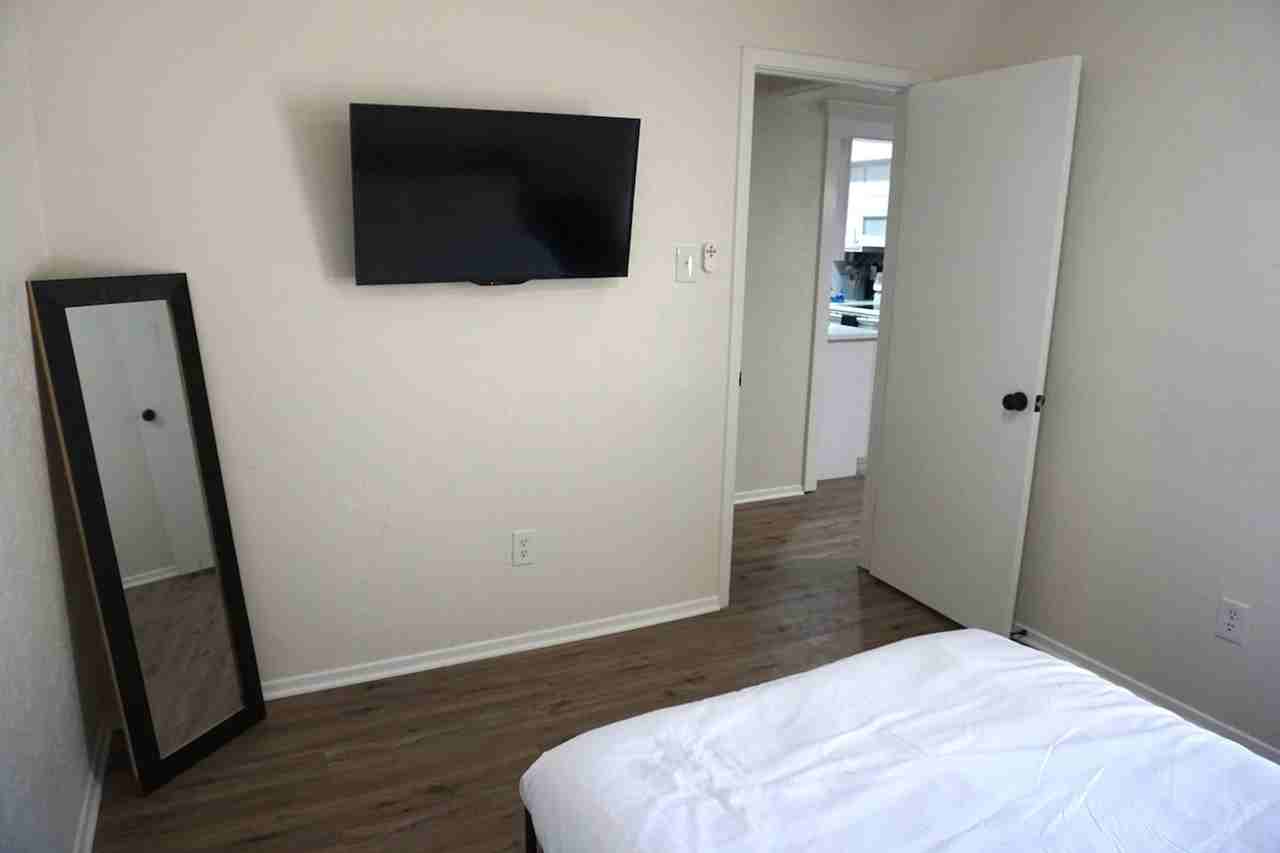 2912 Pegasus Dr #1625019P - Photo 7 of 34