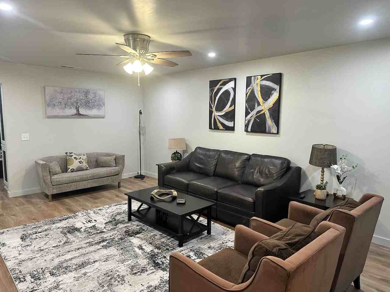 1916 N Floyd Rd #1624495P - Photo 3 of 33