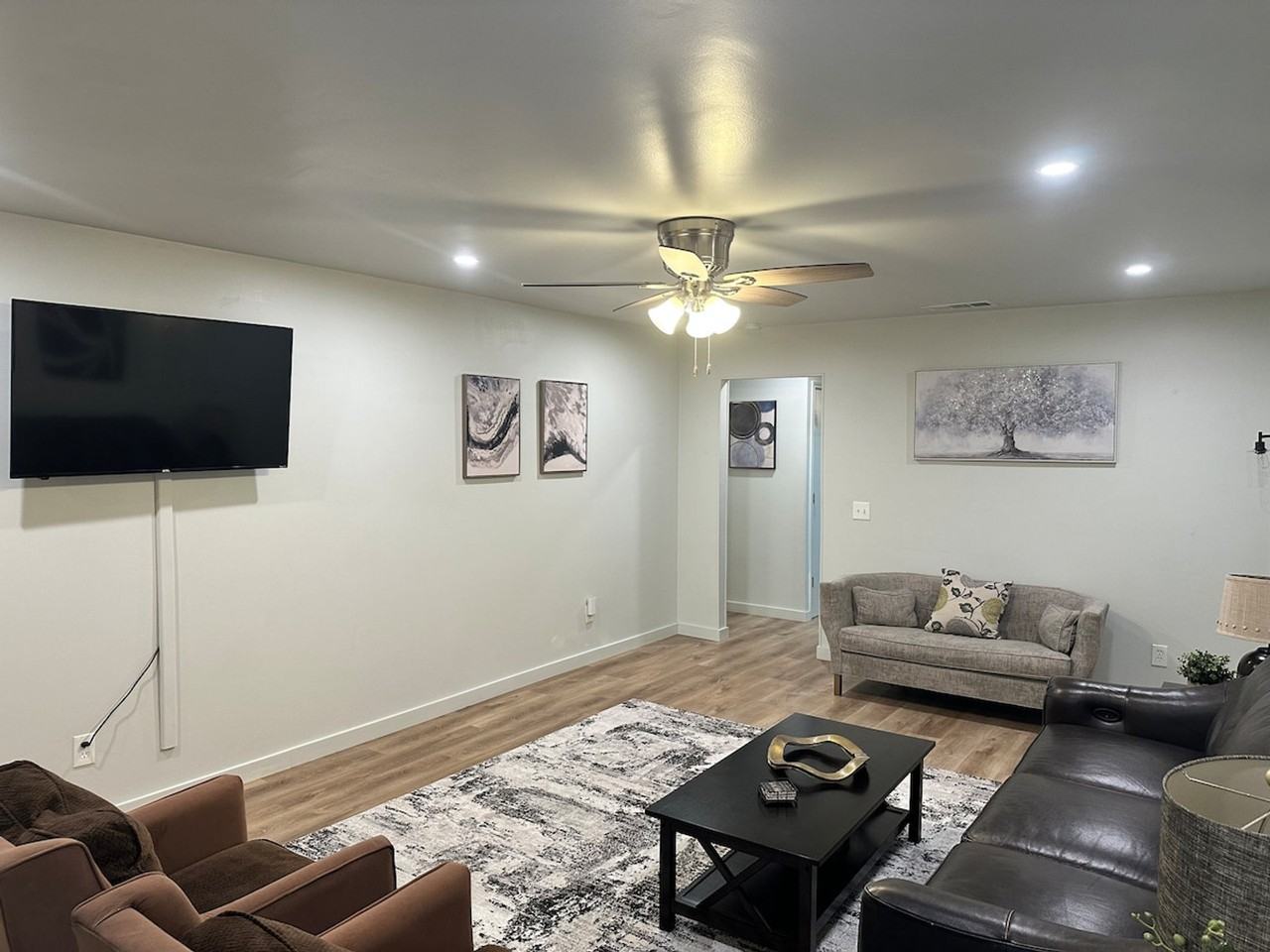 1916 N Floyd Rd #1624495P - Photo 4 of 33