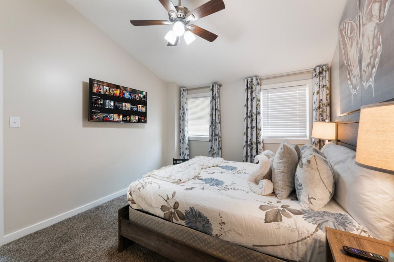 1510 Lagonda Ave #1626237P - Photo 5 of 50