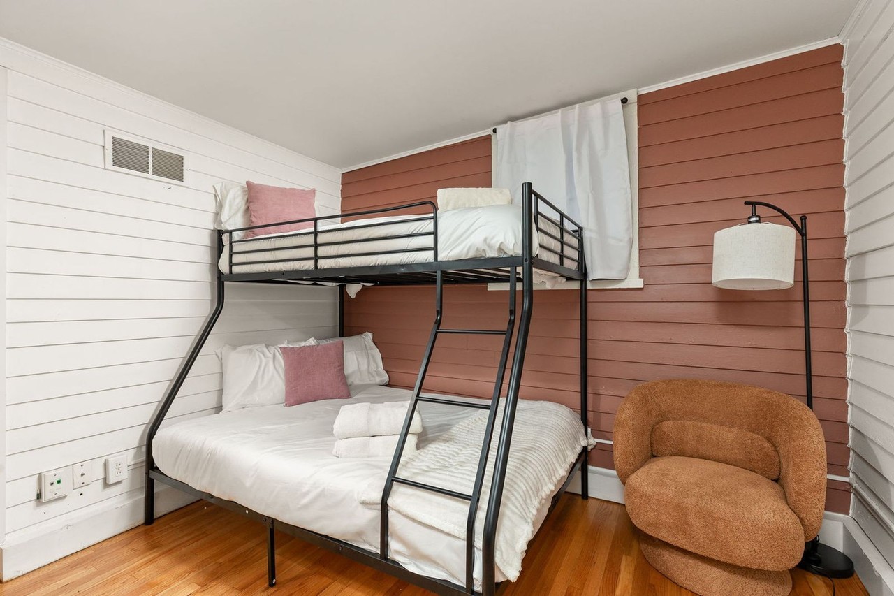 540 E 64th St #1629982P - Photo 7 of 33