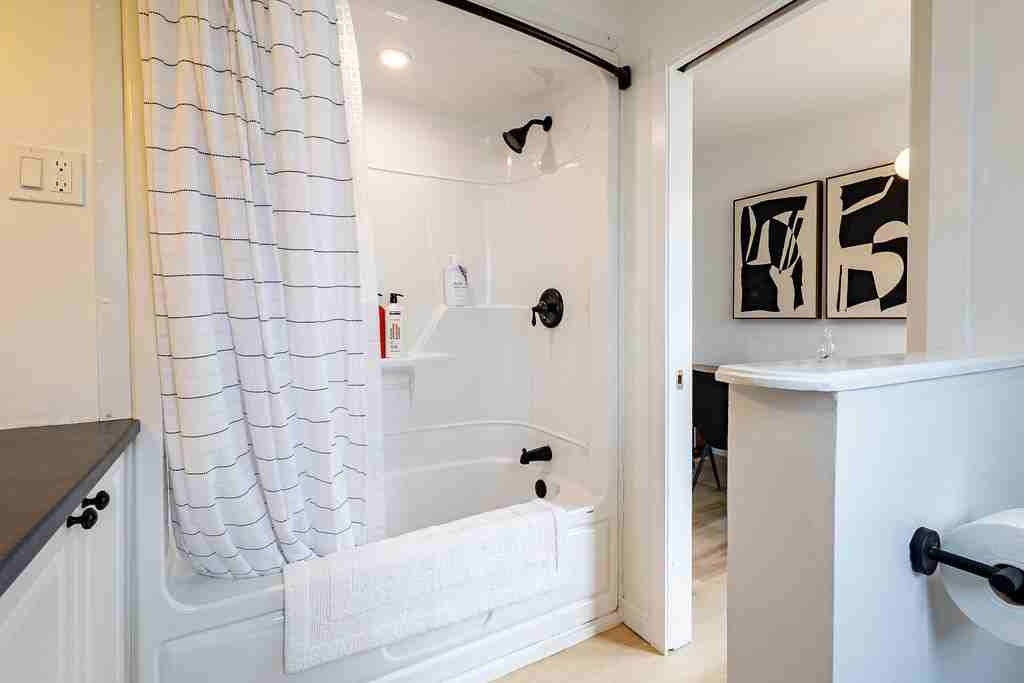 3228 Beresford Road - Photo 7 of 12